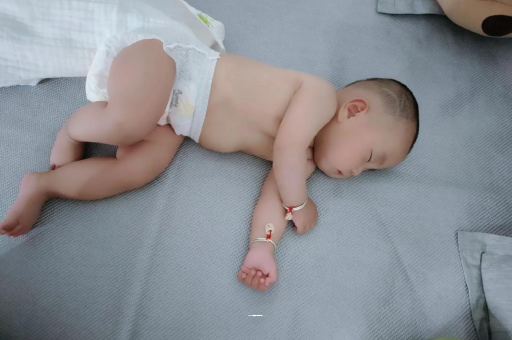 改则3个月宝宝怎么抱